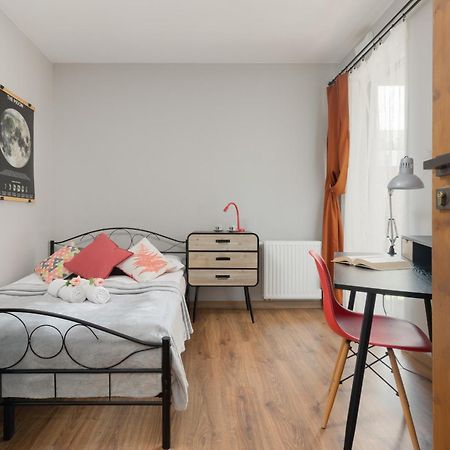 Cozy Three-Bedroom Family Apartment In Warsaw By Noclegi Renters Екстериор снимка